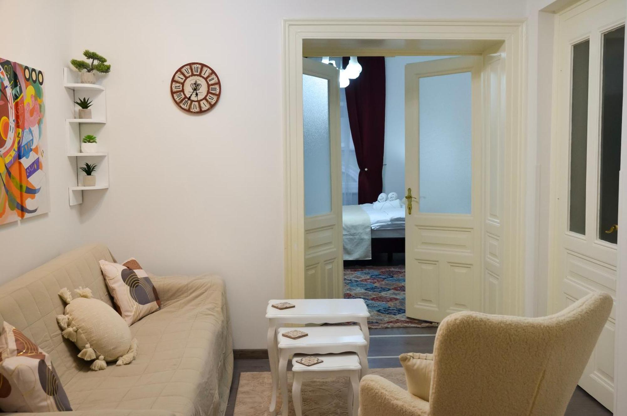 Main Street Retreat Apartment With Free Parking Sarajevo Bagian luar foto