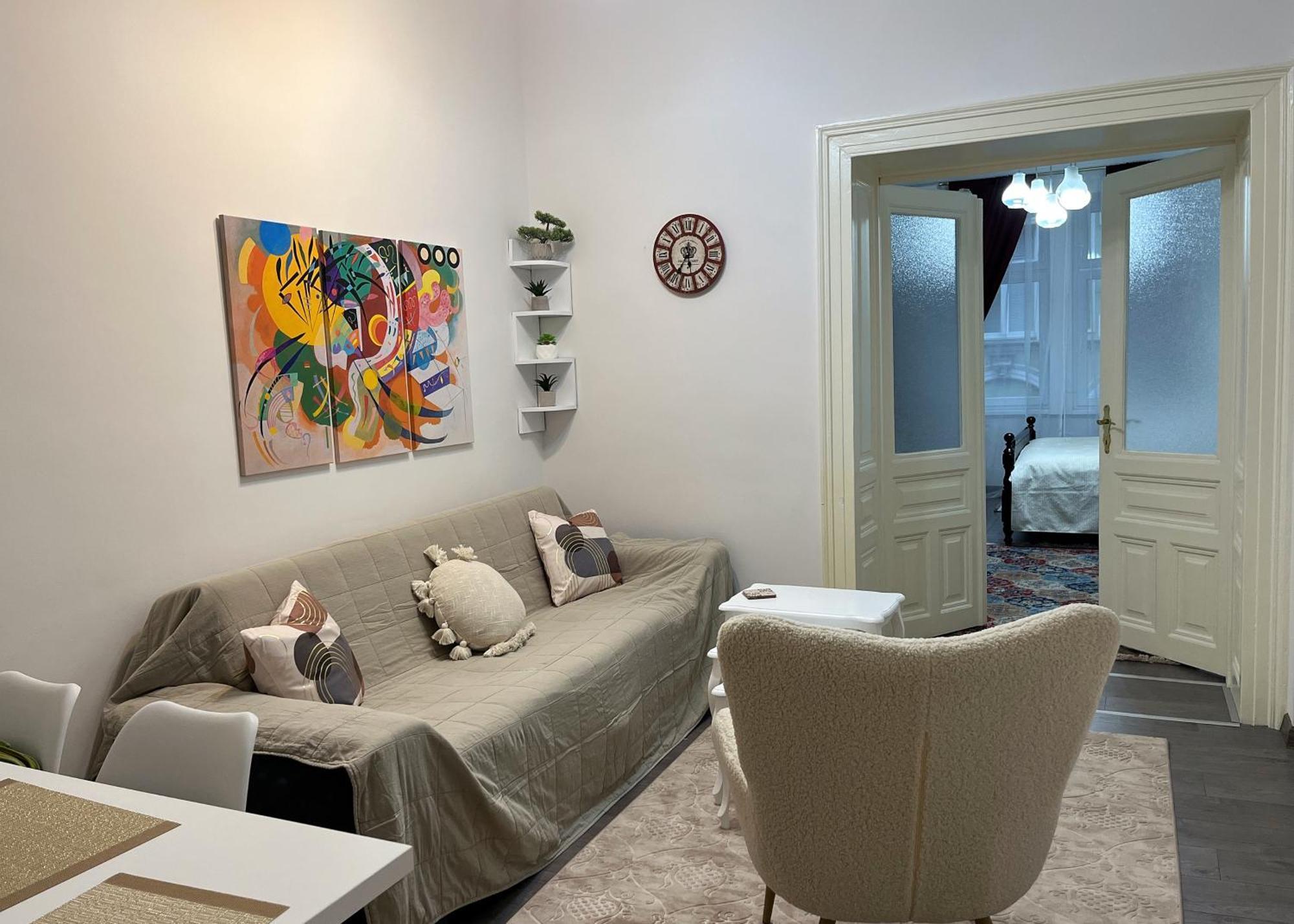 Main Street Retreat Apartment With Free Parking Sarajevo Bagian luar foto