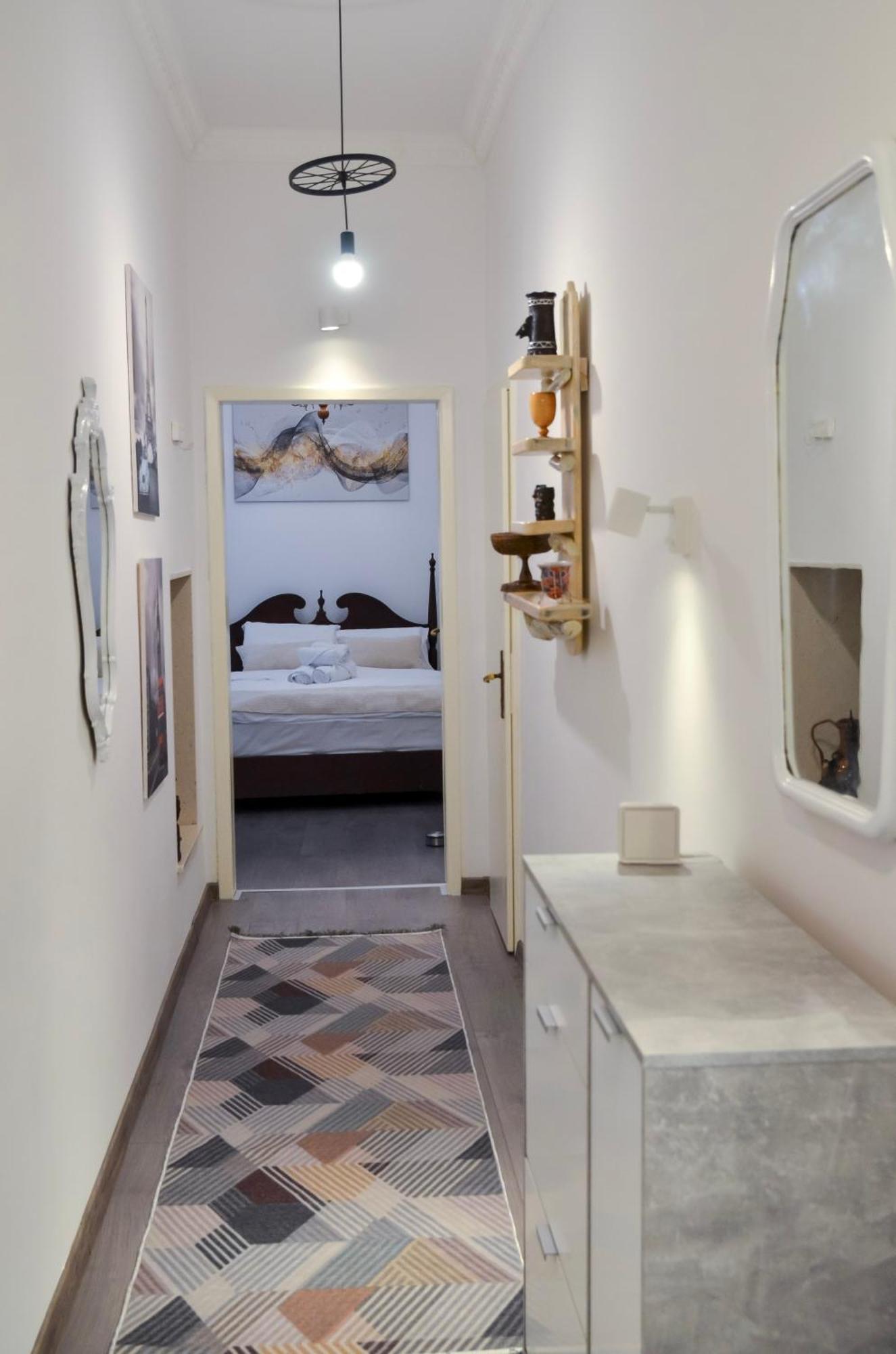 Main Street Retreat Apartment With Free Parking Sarajevo Bagian luar foto